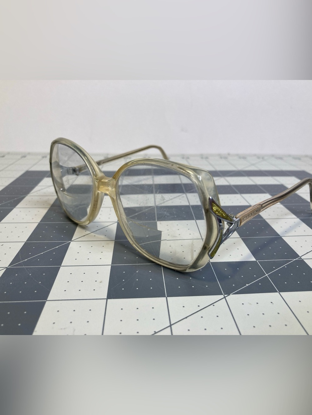 Vintage 70’s Garfield Eyeglass Frames 902 Women Clear Gold 51-18-130